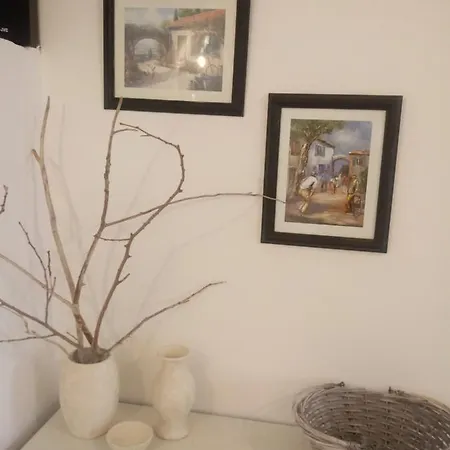 Dans L'ancienne Mairie * Saint-Laurent-le-Minier